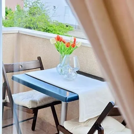 Urban Cozy Newly Renovated شقة *
